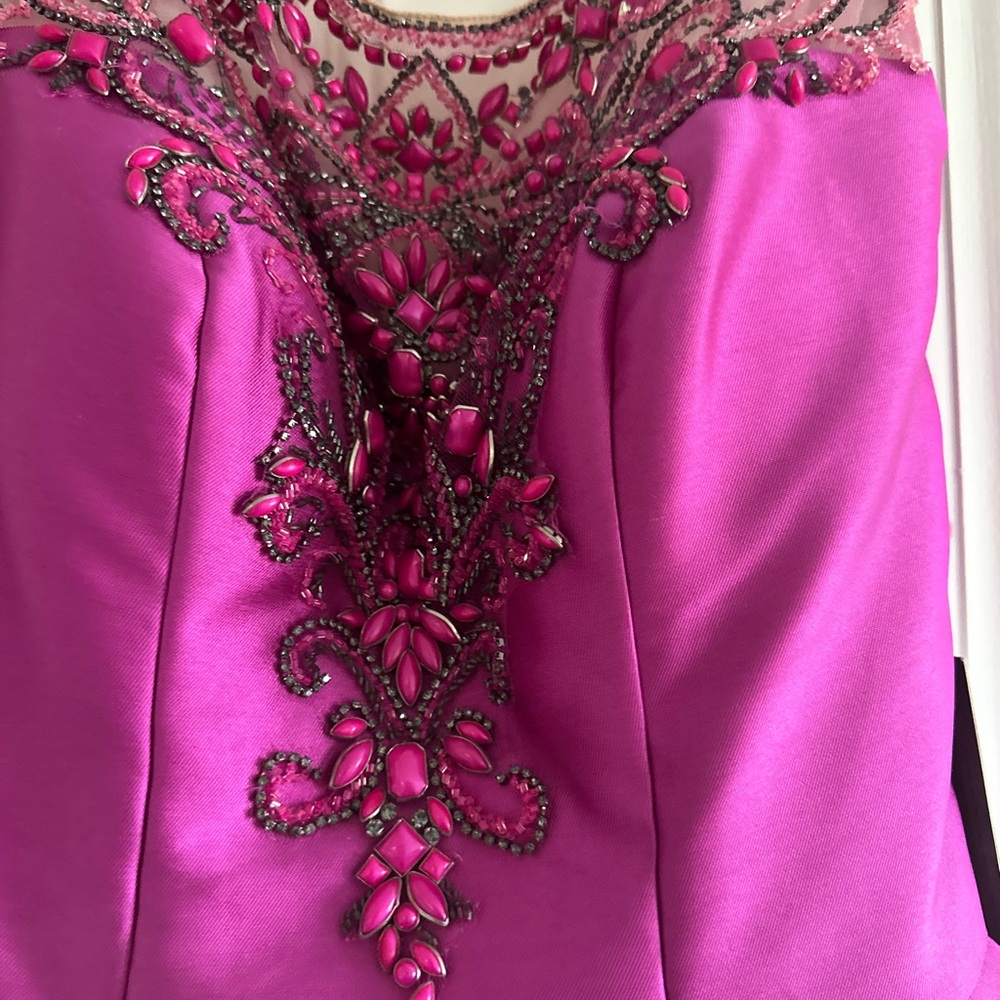 Mac Duggal - Fuchsia Gown - Prom Dress - Size 8 NWT - Picture 2 of 4